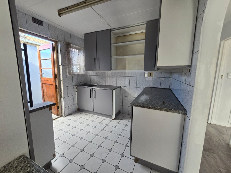 3 Bedroom Property for Sale in Strandfontein Village Western Cape